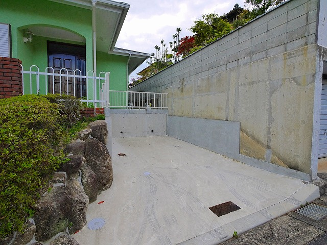 松陽台三丁目戸建の駐車場|駐車スペースもあります