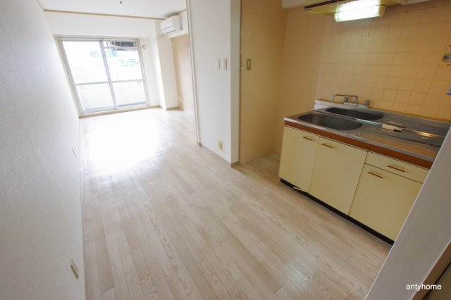 プロヴァンス　仲介手数料無料の収納