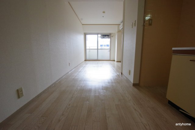 プロヴァンス　仲介手数料無料の洋室