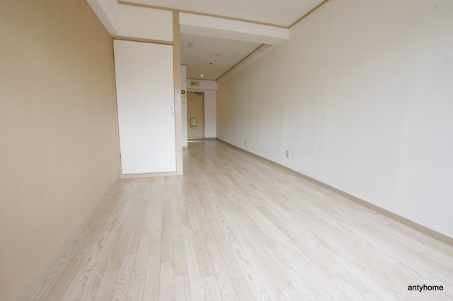 プロヴァンス　仲介手数料無料の洋室