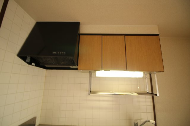 シャルマンＡ棟のキッチン|吊戸棚＆ファン