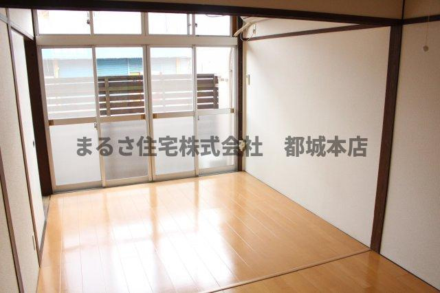 上川東ハイツの洋室|日当たりの良い洋室です