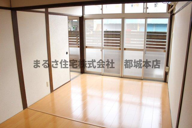 上川東ハイツの洋室|日当たりの良い洋室です