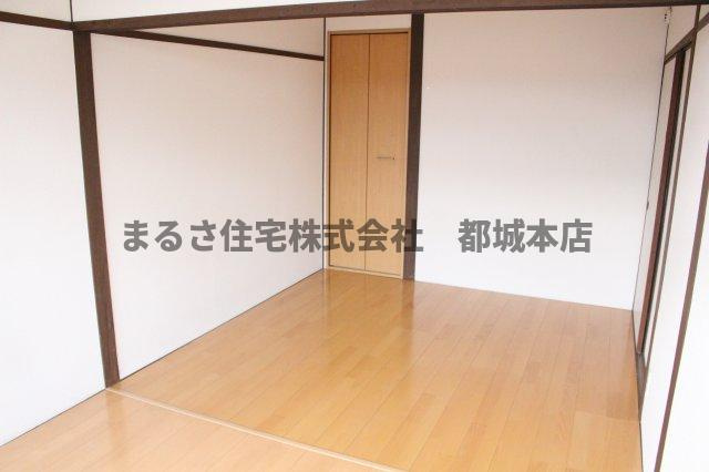 上川東ハイツの洋室|広々とした洋室です