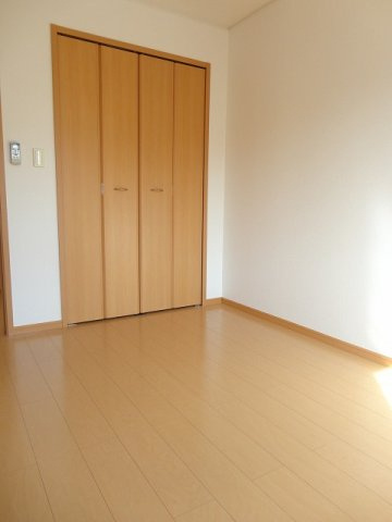 オレンジハウスBの洋室