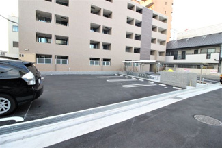 【駐車場】