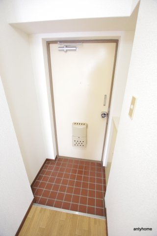 新大阪グランドハイツ北　仲介手数料無料の玄関