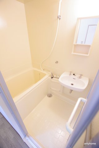 新大阪グランドハイツ北　仲介手数料無料の浴室