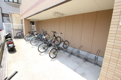【その他共用部分】 | モアナコート | 屋根付き駐輪場
