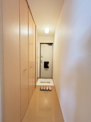 エクセレントONEB棟の玄関