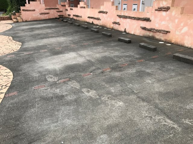 ベルメゾン伍番館の駐車場
