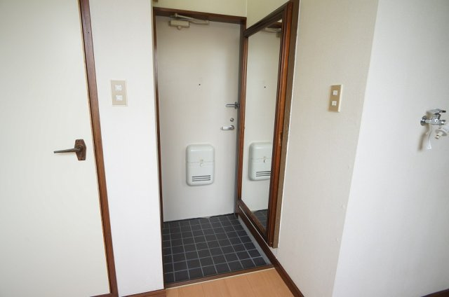 【玄関】 | ハウスリバティー | 姿見鏡付シューズボックスが付いております♪