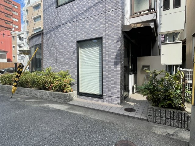 芦屋南宮ビル1階のエントランス