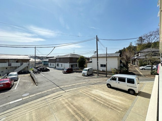 【展望】 | バルコニーからの眺望です♪目の前は駐車場になっていて視界を遮る建物がありません☆
