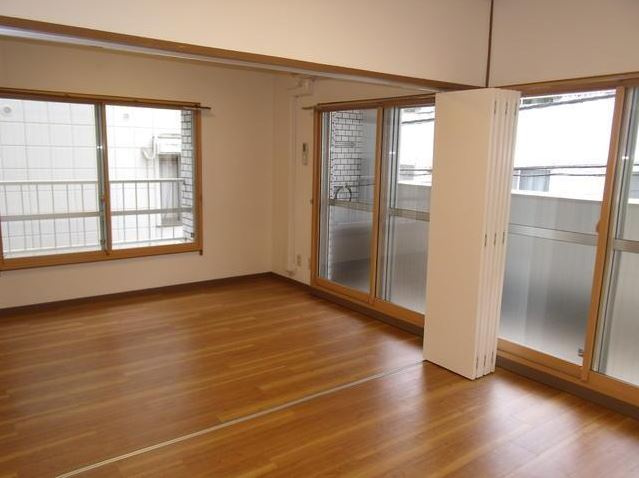 サンコート四谷の洋室