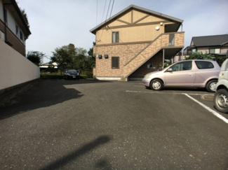 【駐車場】 | ピエールプセ | 駐車スペースもあります