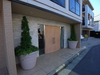 【エントランス】