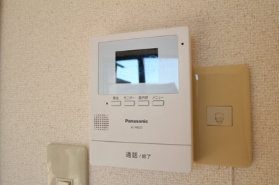 【セキュリティ】 | ラフォーレ・秋桜 | 急の来訪者はモニターで確認できます