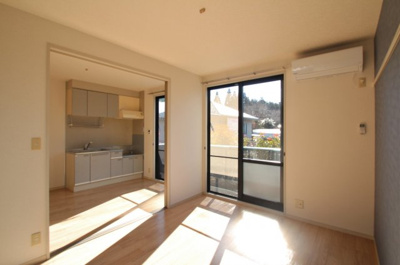 【居間・リビング】 | ラフォーレ・秋桜 | 使いやすい居間です