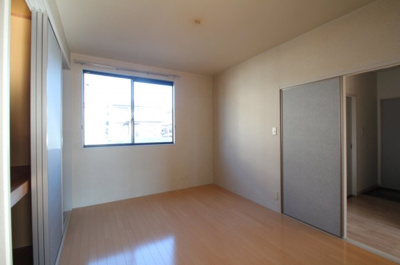 【寝室】 | ラフォーレ・秋桜 | 落ち着いた色調の寝室です