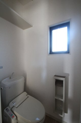 【トイレ】 | ラフォーレ・秋桜 | 落ち着いた色調のトイレです