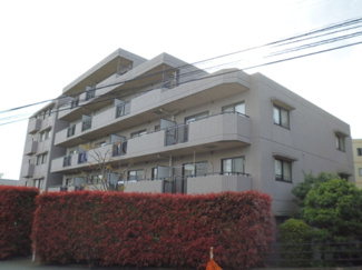 【外観】 | 田園都市線「鷺沼」駅より徒歩8分！通勤通学・お買物にも便利な立地の5階建てマンションです☆敷地内に専用公園があります！