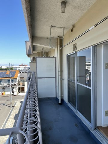 神田ビルのバルコニー