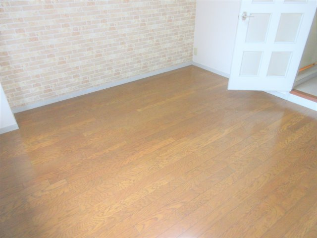 パル西明石の洋室