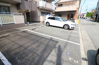 【駐車場】