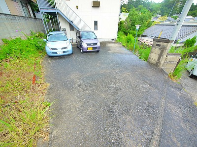 呉竹ハイツの駐車場