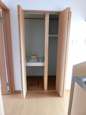 サンハイツ早野新田の収納