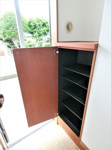 サンハイツ早野新田の玄関