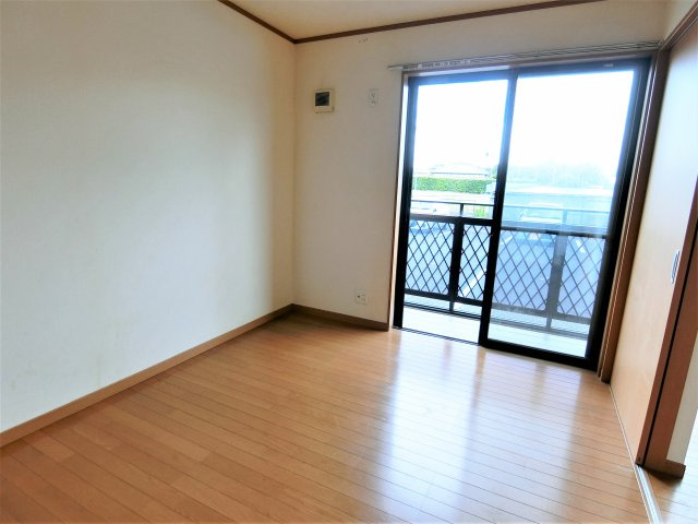 サンハイツ早野新田の洋室