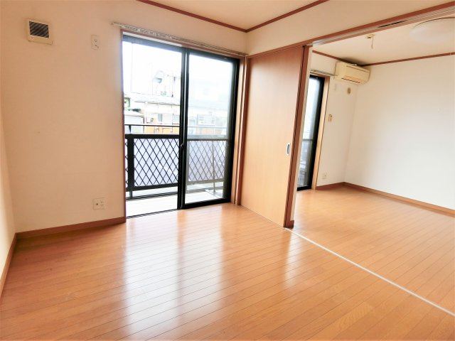 サンハイツ早野新田の洋室