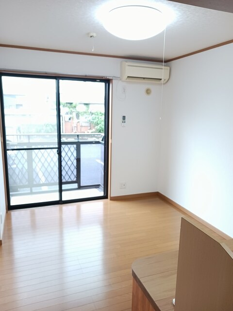 サンハイツ早野新田の居間・リビング