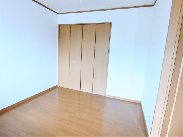 サンハイツ早野新田の洋室