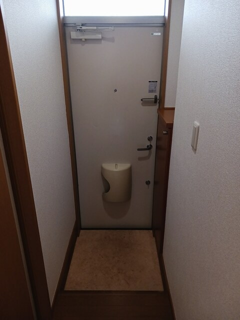 サンハイツ早野新田の玄関