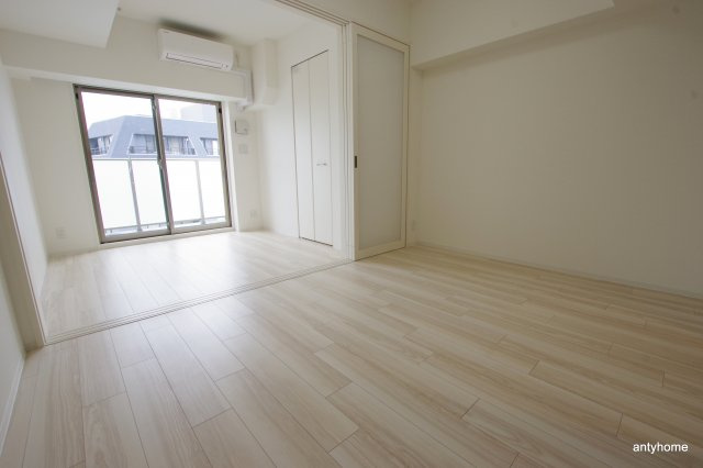 アーバネックス西天満　仲介手数料無料の居間・リビング