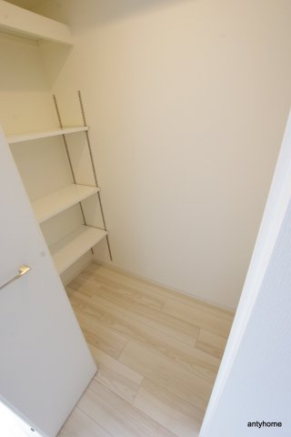 アーバネックス西天満　仲介手数料無料の収納