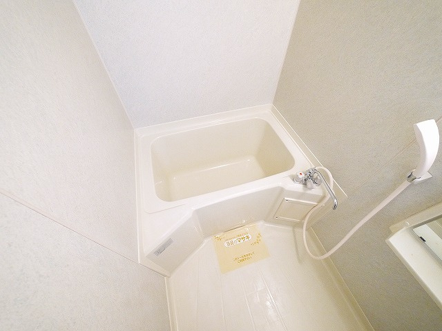 シャンポール千原の浴室|お風呂で日々の疲れを落としましょう