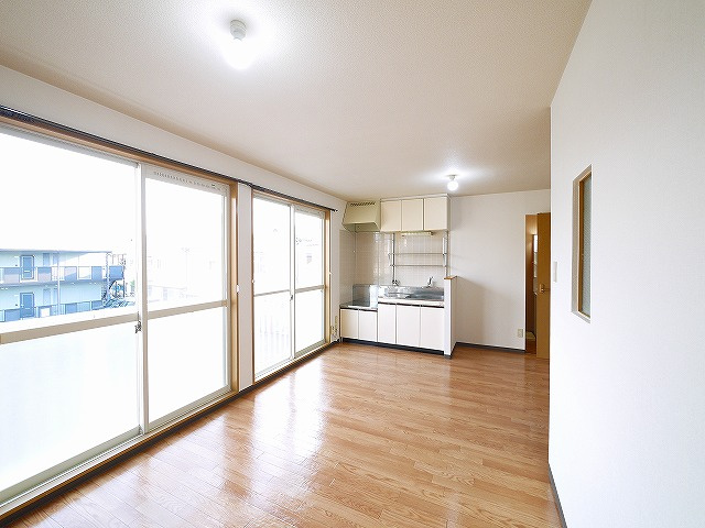 シャンポール千原の居間・リビング|ゆったりとしたリビングです