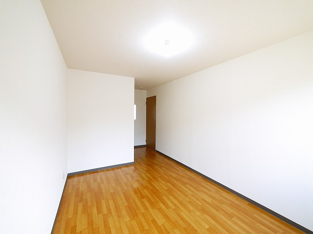 シャンポール千原の洋室|ゆったりした洋室です