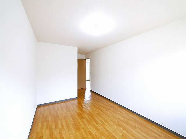 シャンポール千原の洋室|広々とした洋室です