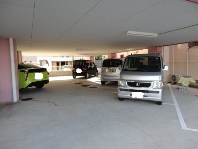 アヤナス岩屋の駐車場