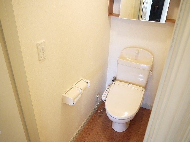 エクセレンスⅠのトイレ|ゆったりとした空間のトイレです