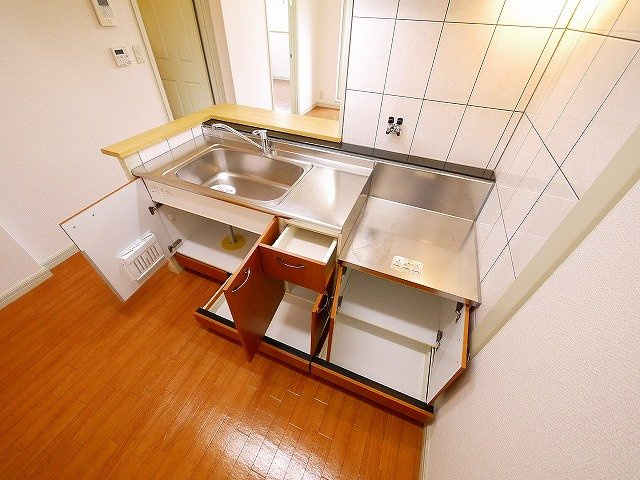 エクセレンスⅠのキッチン|お料理しやすいキッチンです