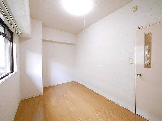 グランドパレス学園前の洋室|明るい洋室です