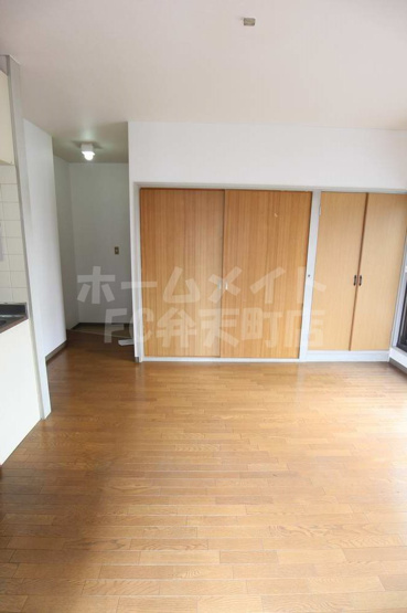 【居間・リビング】 | こちらのリビングで趣味の時間をお楽しみください