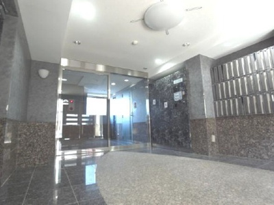 【エントランス】 | OLIO東長崎 | OLIO東長崎：落ち着きのあるエントランス