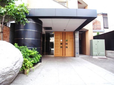 【外観】 | ベルファース志村坂上アリコルージュ | ベルファース志村坂上アリコルージュ：エントランス前